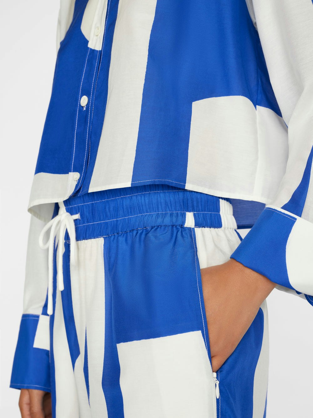 shirt side detail